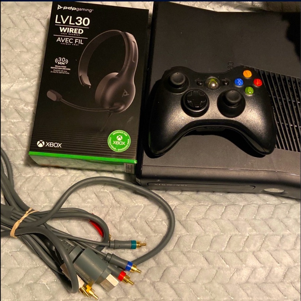 Comes with 3 games new has only been used ones